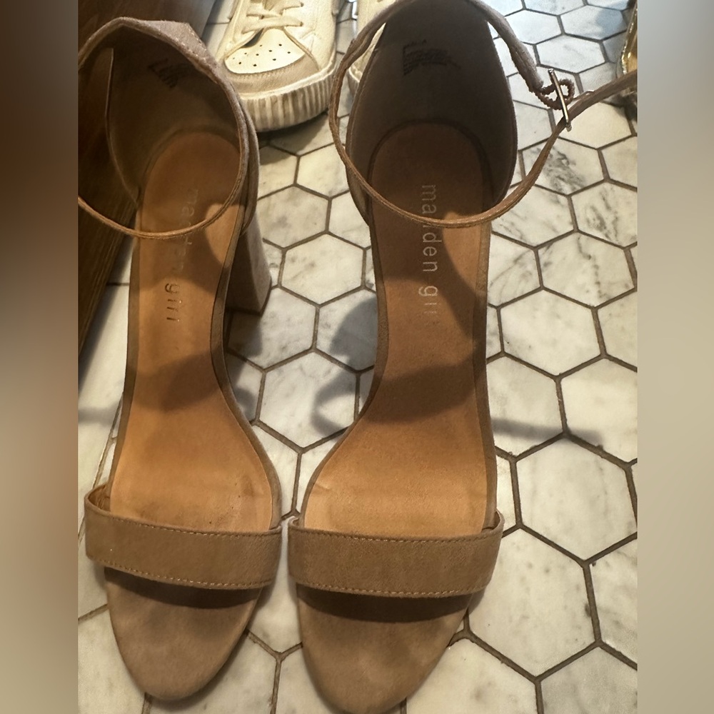Size 8 madden girl women nude block heel